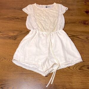 🌷 Beautiful 🌷 Cream Colour Sheer Lace Romper